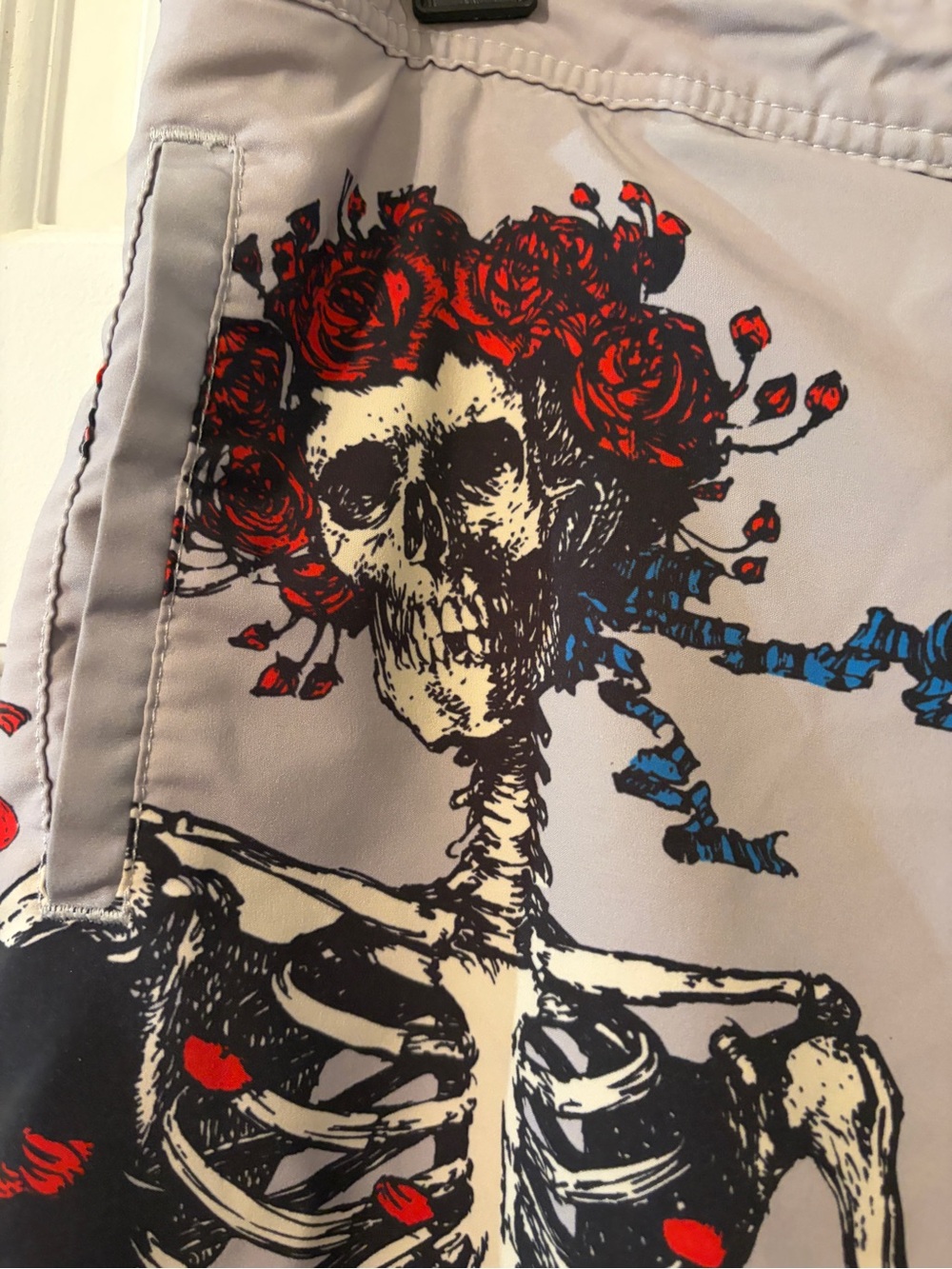 Section 119 Grateful Dead Board Shorts Men's Size 38 Gray Skeleton & Roses Swim - Picture 3 of 9